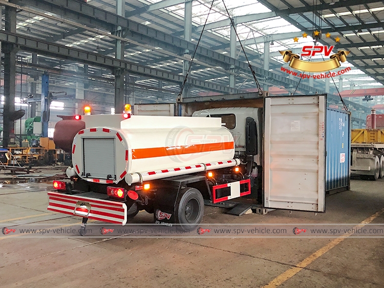 2,000 Litres Refueling Tank Truck JMC - Loading 1 2,000 Litres Refueling Tank Truck JMC - Loading 1